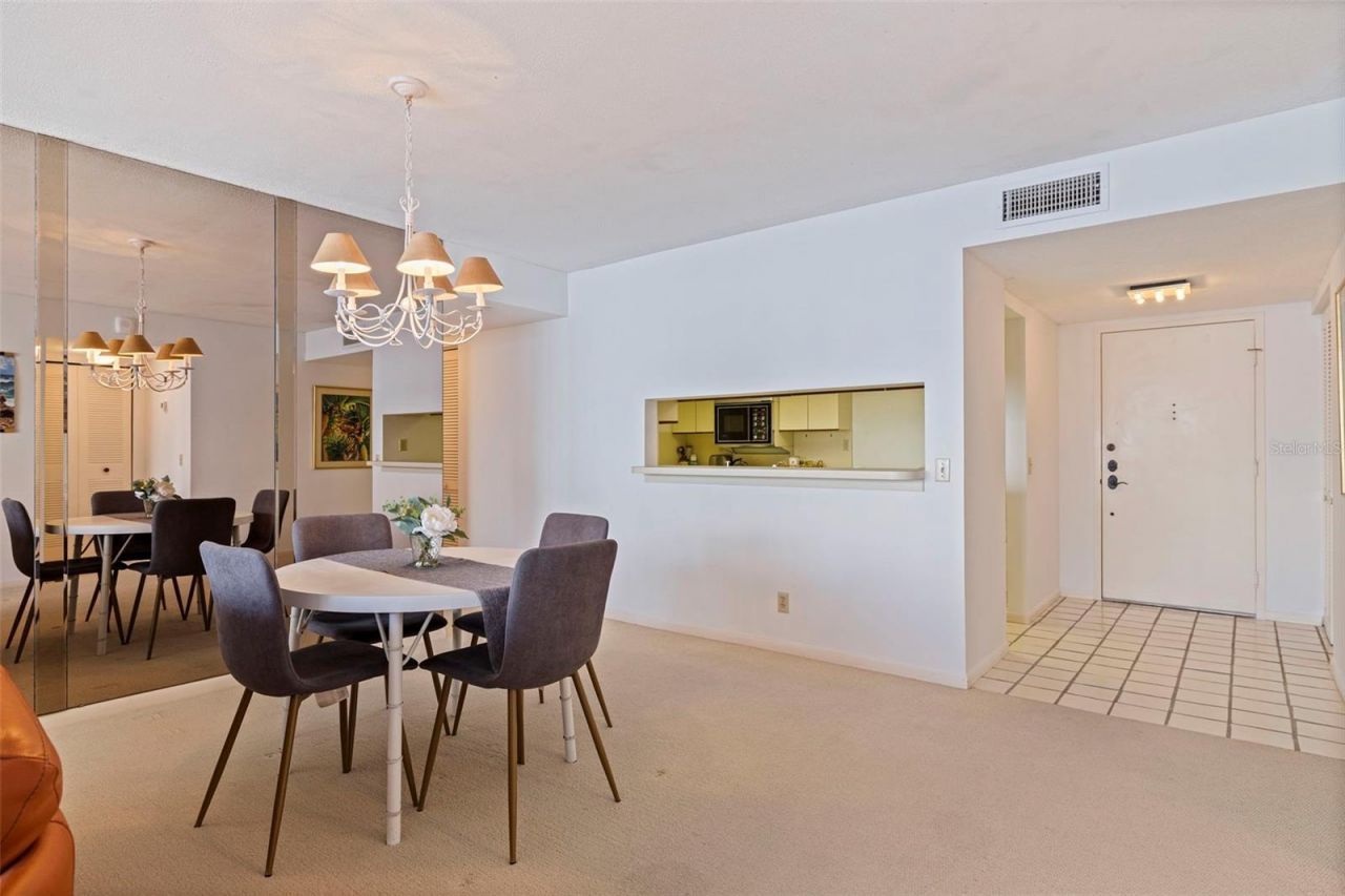 5700 Escondida Boulevard S, Unit 303, Saint Petersburg, FL 33715 Photo