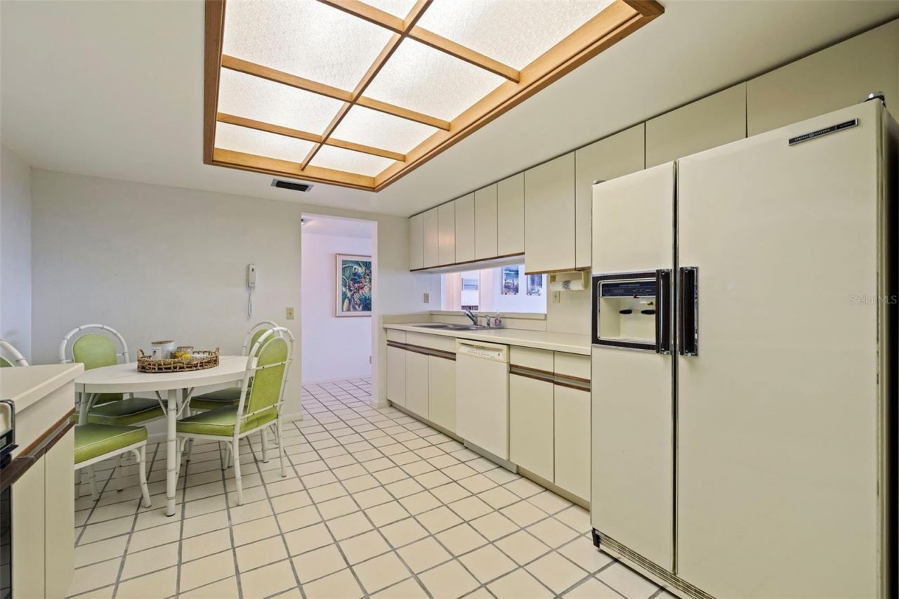 5700 Escondida Boulevard S, Unit 303, Saint Petersburg, FL 33715 Photo