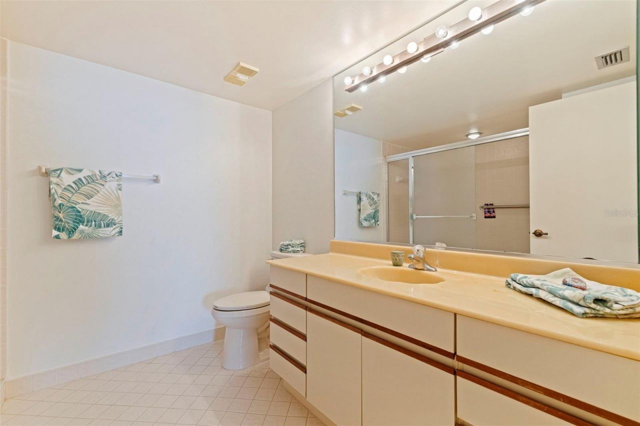 5700 Escondida Boulevard S, Unit 303, Saint Petersburg, FL 33715 Photo