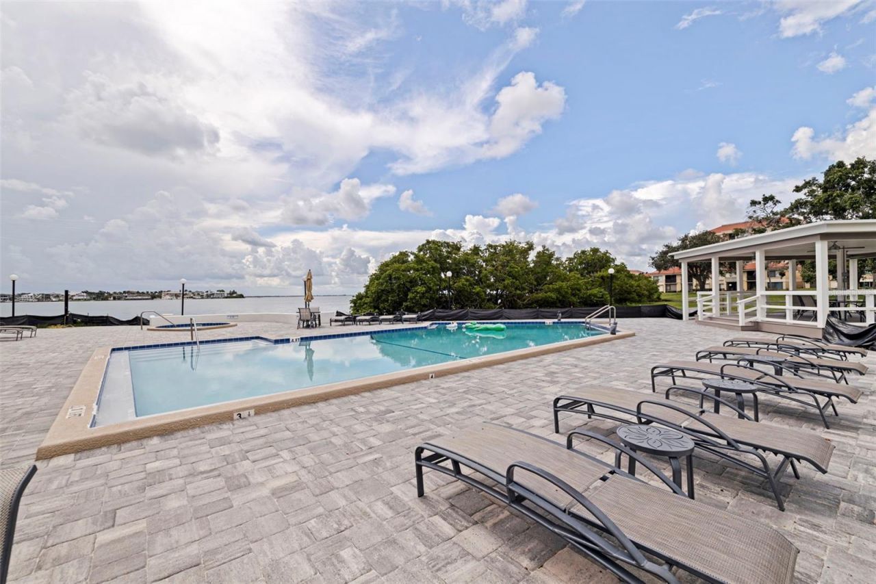 5700 Escondida Boulevard S, Unit 303, Saint Petersburg, FL 33715 Photo