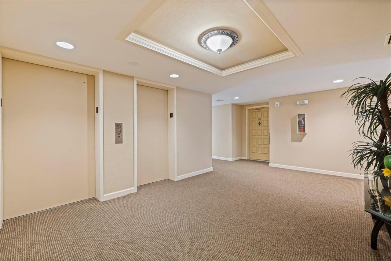 5700 Escondida Boulevard S, Unit 303, Saint Petersburg, FL 33715 Photo