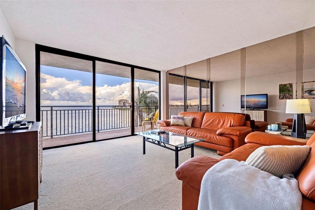 5700 Escondida Boulevard S, Unit 303, Saint Petersburg, FL 33715 Photo