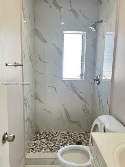 922 NW 2nd St, Unit 4, Miami, FL 33128 Photo