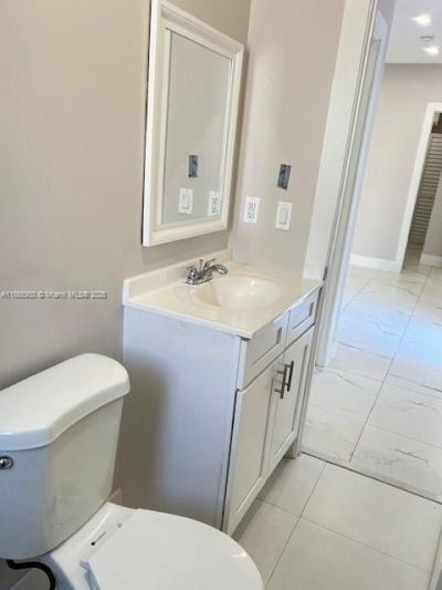 922 NW 2nd St, Unit 4, Miami, FL 33128 Photo