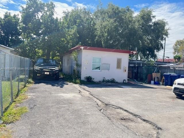 922 NW 2nd St, Unit 4, Miami, FL 33128 Photo
