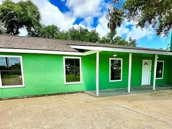 505 N 16th Street, Port O Connor, TX 77982