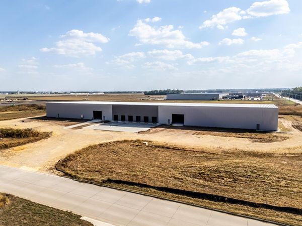 130 Warp Drive, Waterloo, IA 50703