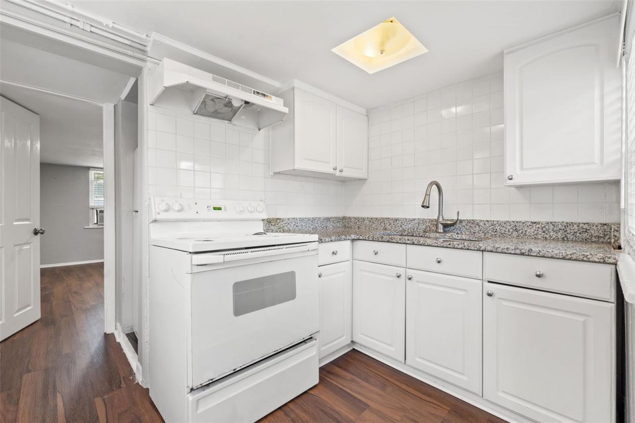 1040 19th Avenue N, Saint Petersburg, FL 33704 Photo