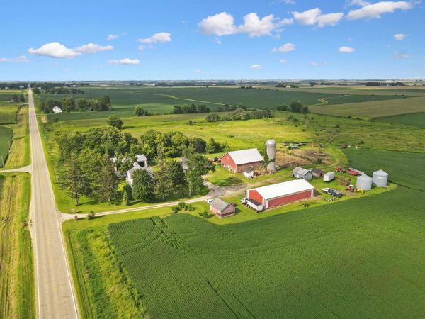 2370 EXETER Avenue, Ionia, IA 50645