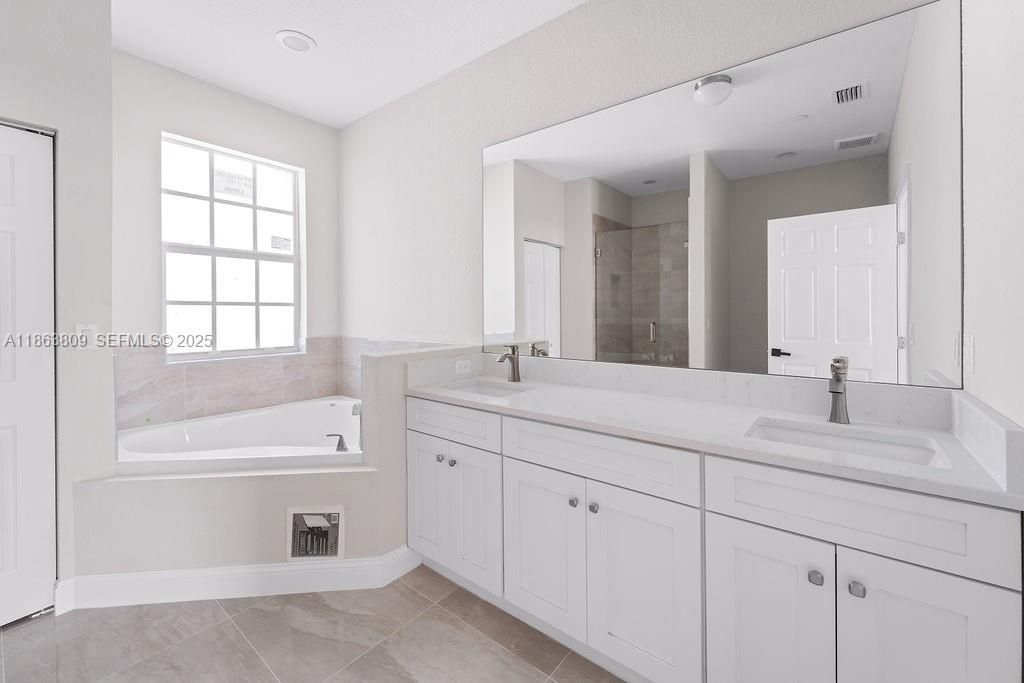 5400 NW 57th Ct, Tamarac, FL 33319 Photo