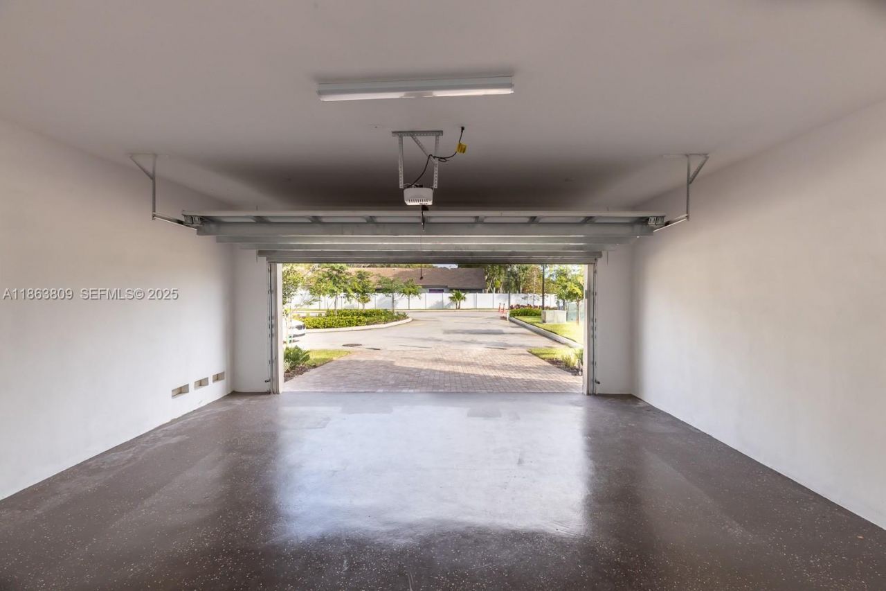 5400 NW 57th Ct, Tamarac, FL 33319 Photo