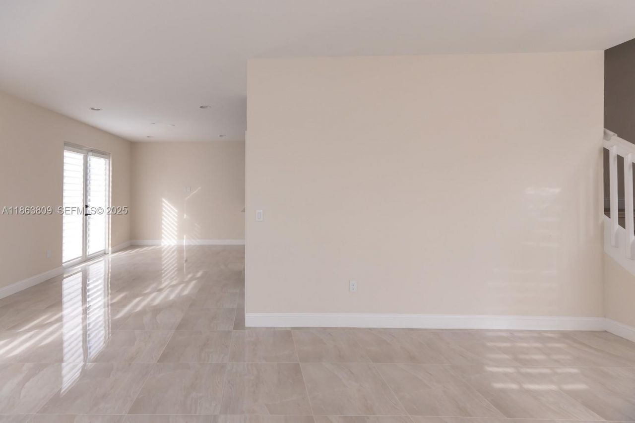 5400 NW 57th Ct, Tamarac, FL 33319 Photo