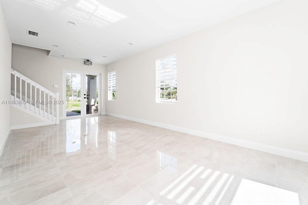 5400 NW 57th Ct, Tamarac, FL 33319 Photo