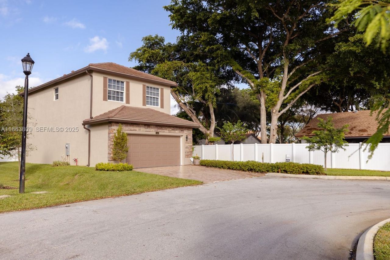 5400 NW 57th Ct, Tamarac, FL 33319 Photo