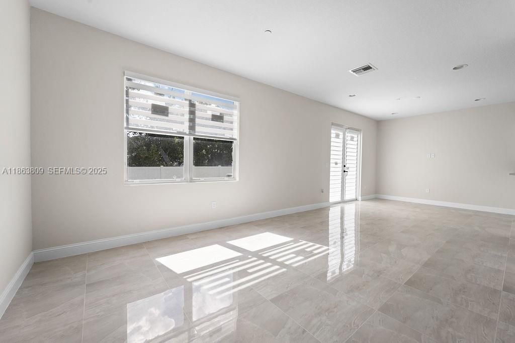 5400 NW 57th Ct, Tamarac, FL 33319 Photo