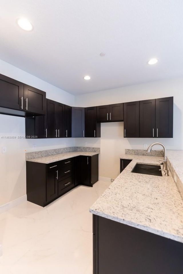 5400 NW 57th Ct, Tamarac, FL 33319 Photo