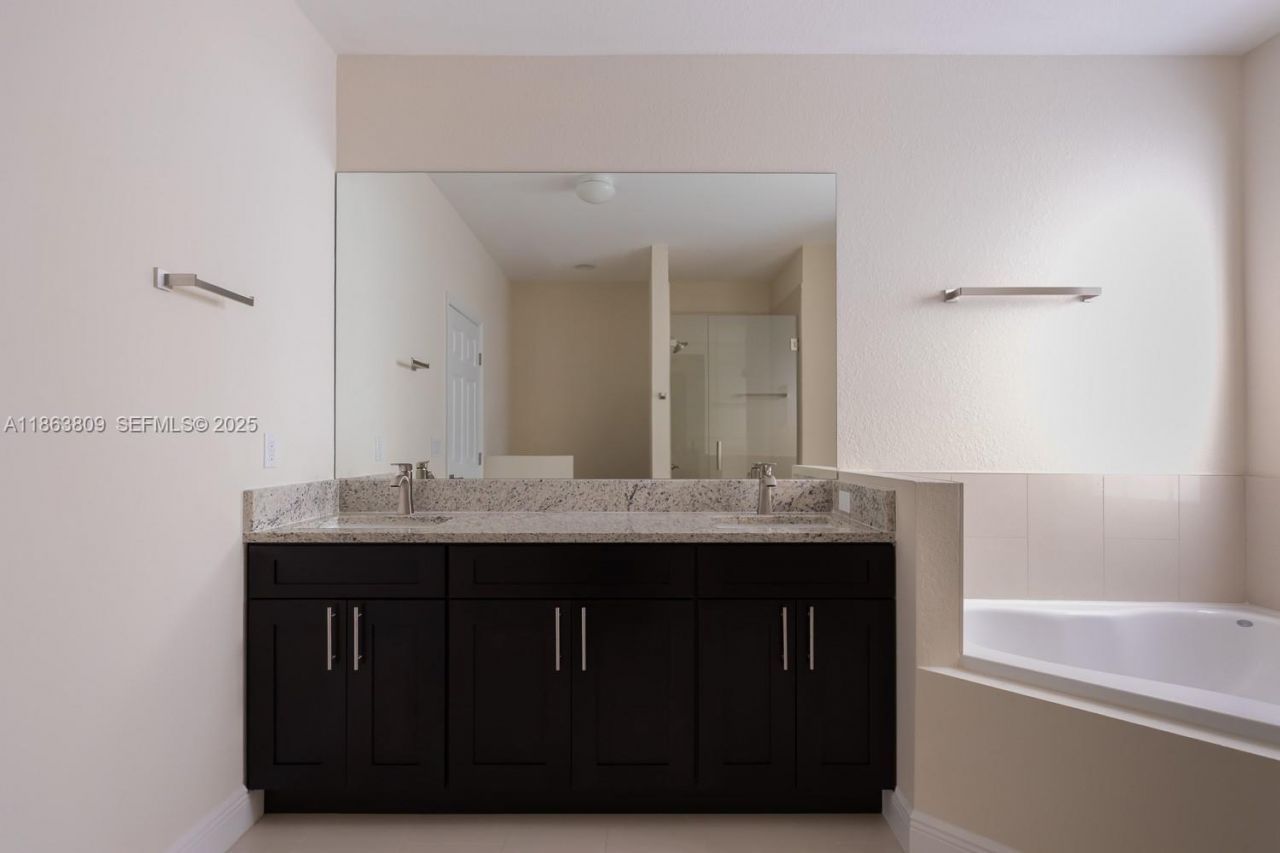 5400 NW 57th Ct, Tamarac, FL 33319 Photo