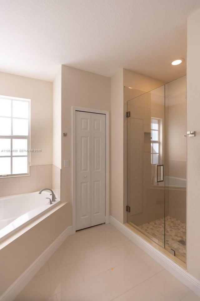 5400 NW 57th Ct, Tamarac, FL 33319 Photo