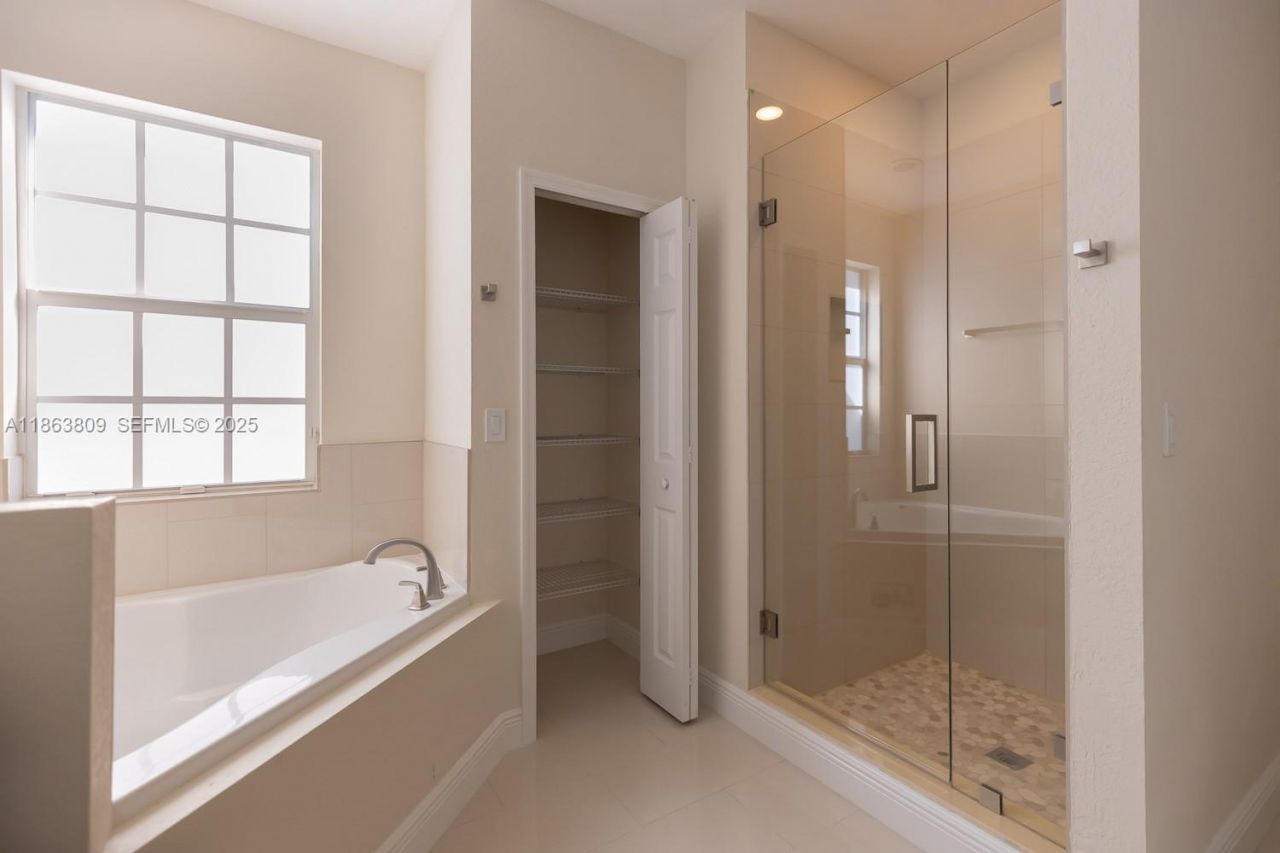 5400 NW 57th Ct, Tamarac, FL 33319 Photo