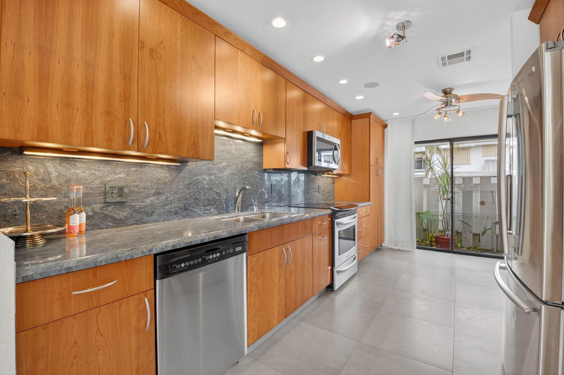 718 NE 12th Terrace, Unit 4, Boynton Beach, FL 33435 Photo