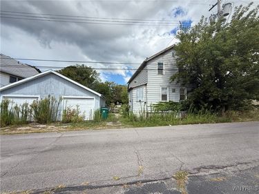 635 Elmwood Avenue, Niagara Falls, NY 14301