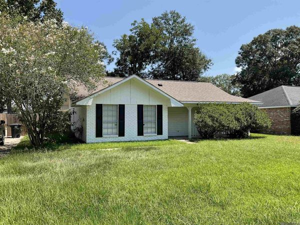 11351 Moultrie Ave, Saint George, LA 70817