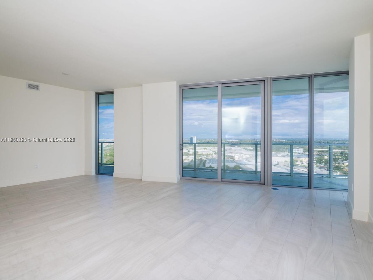 2000 Metropica Way, Unit 2509, Sunrise, FL 33323 Photo
