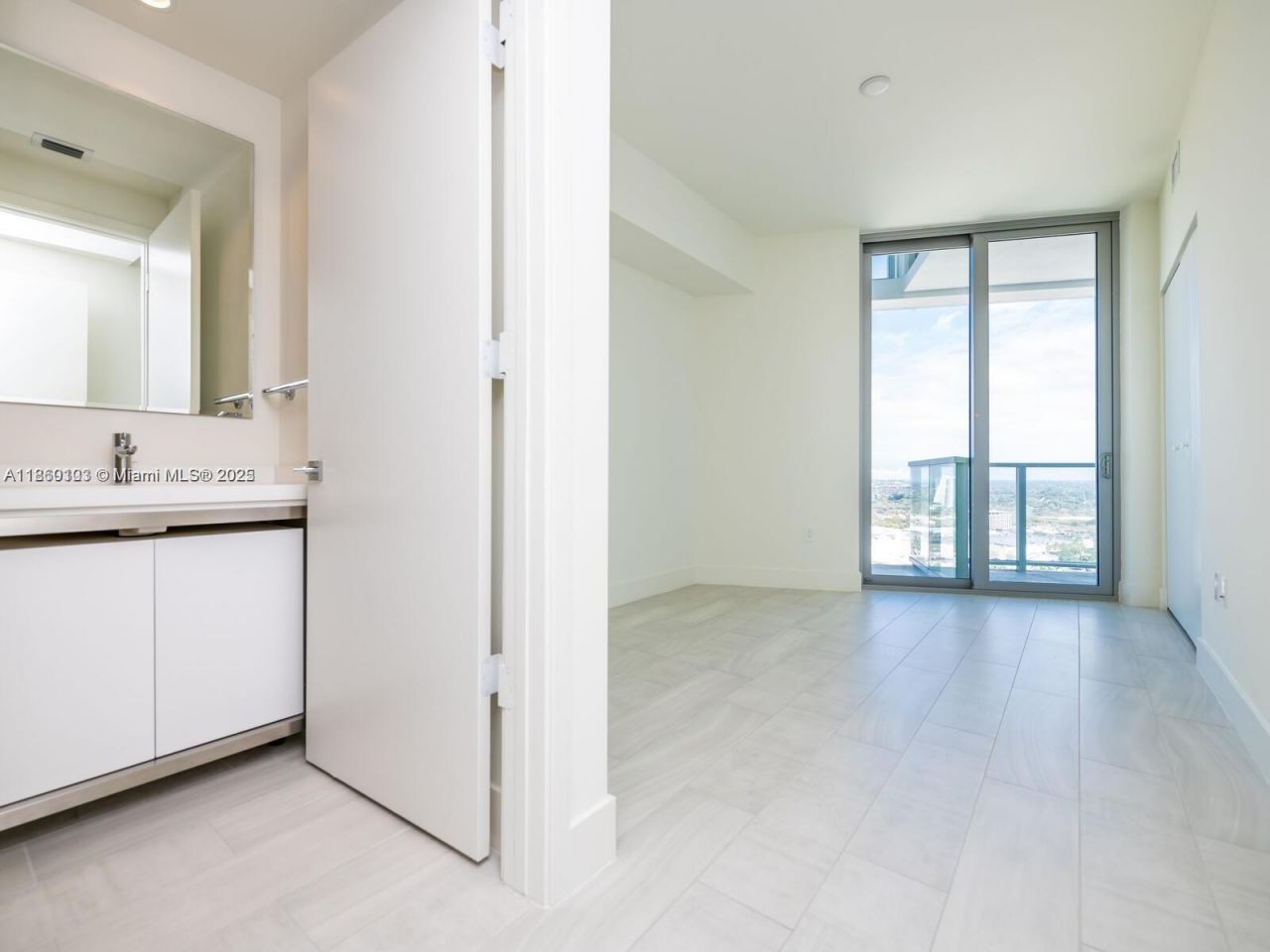 2000 Metropica Way, Unit 2509, Sunrise, FL 33323 Photo