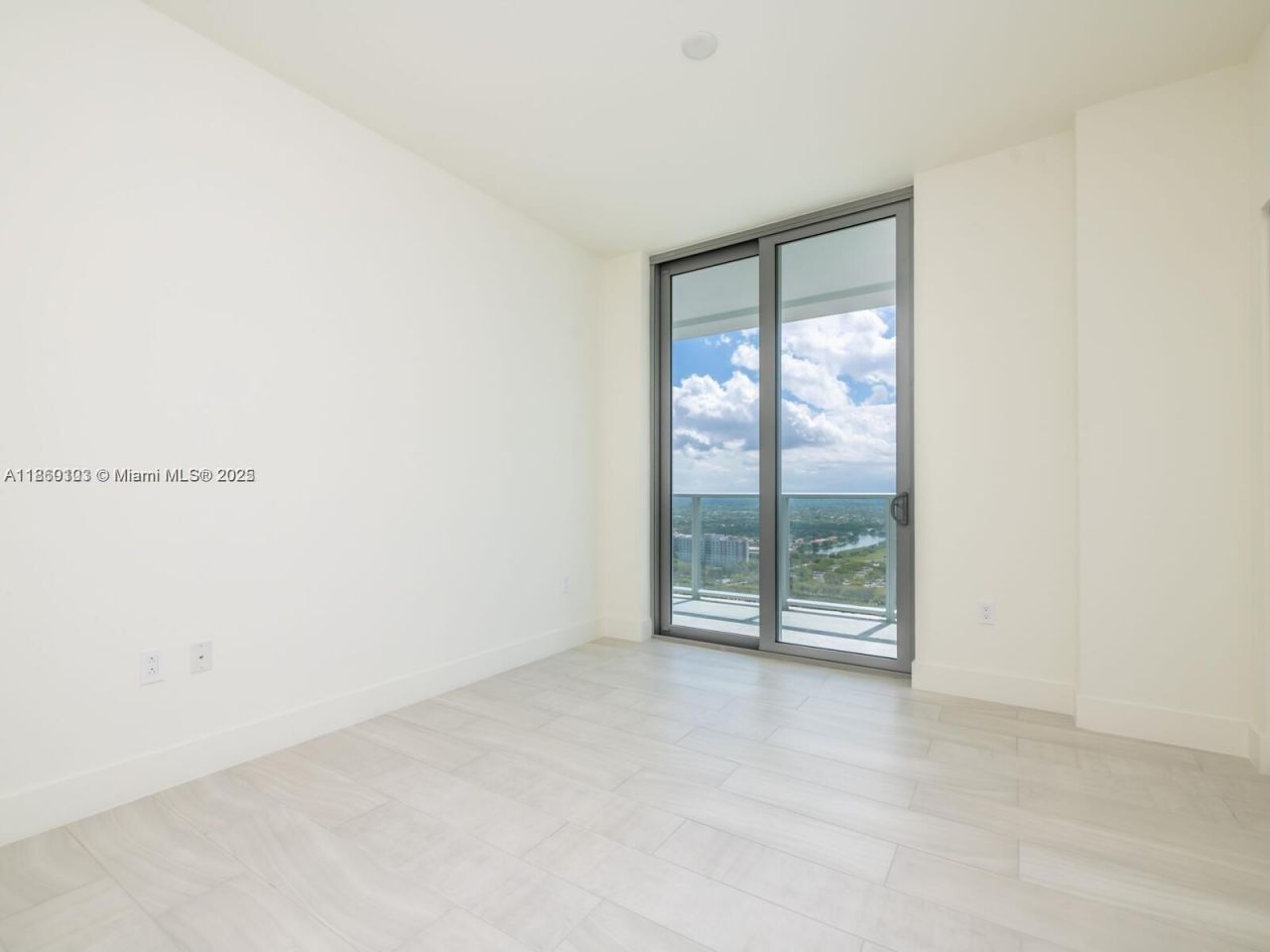 2000 Metropica Way, Unit 2509, Sunrise, FL 33323 Photo
