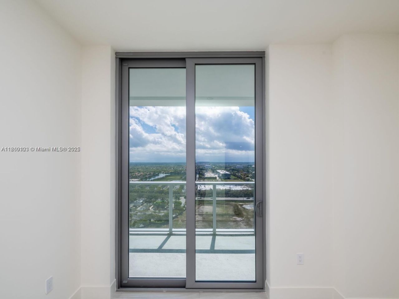 2000 Metropica Way, Unit 2509, Sunrise, FL 33323 Photo