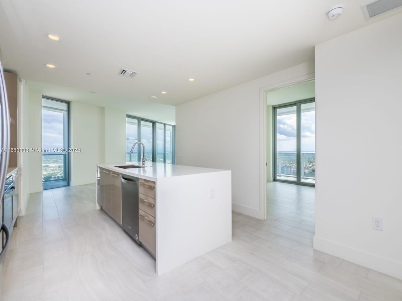2000 Metropica Way, Unit 2509, Sunrise, FL 33323 Photo
