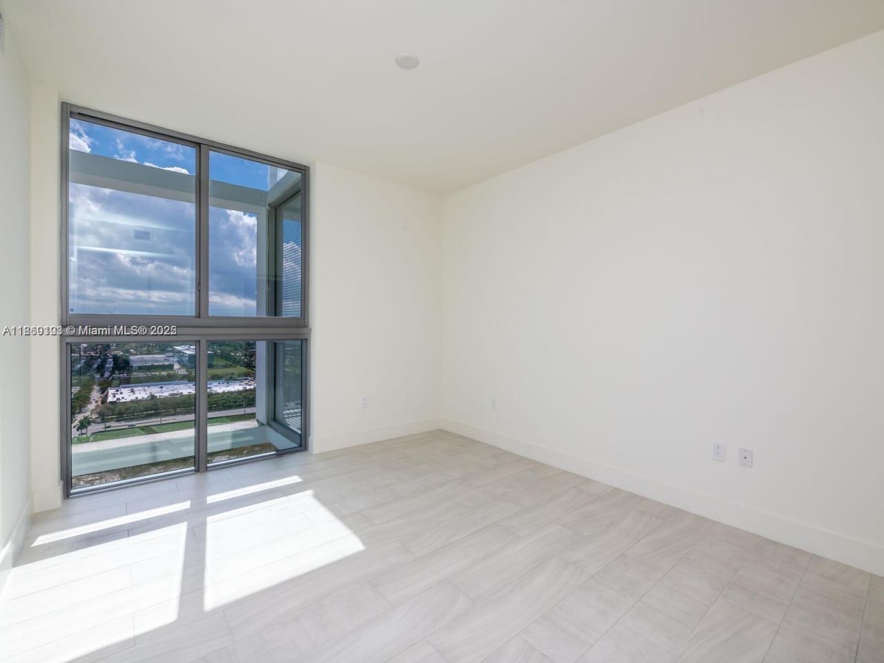 2000 Metropica Way, Unit 2509, Sunrise, FL 33323 Photo