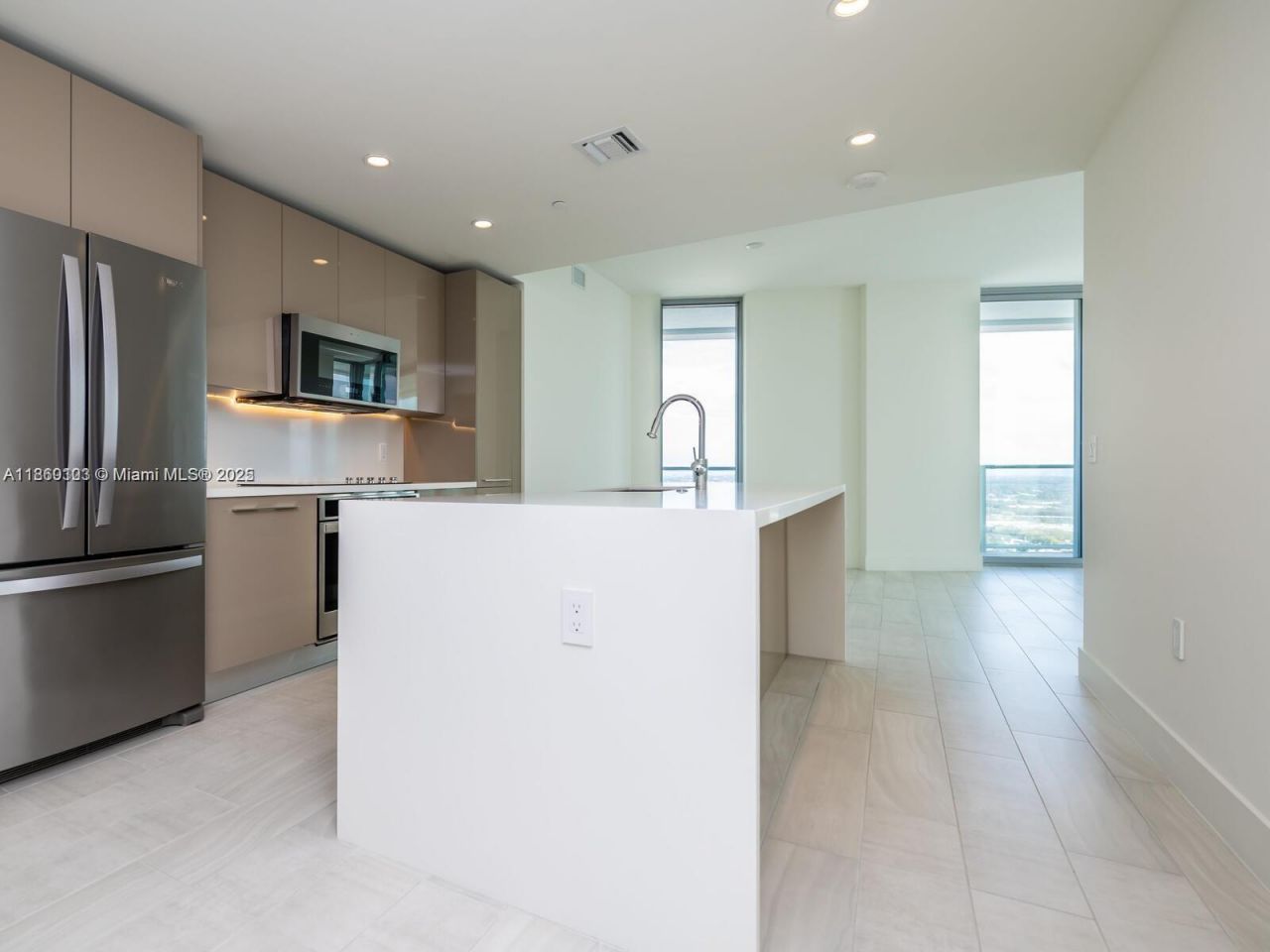 2000 Metropica Way, Unit 2509, Sunrise, FL 33323 Photo