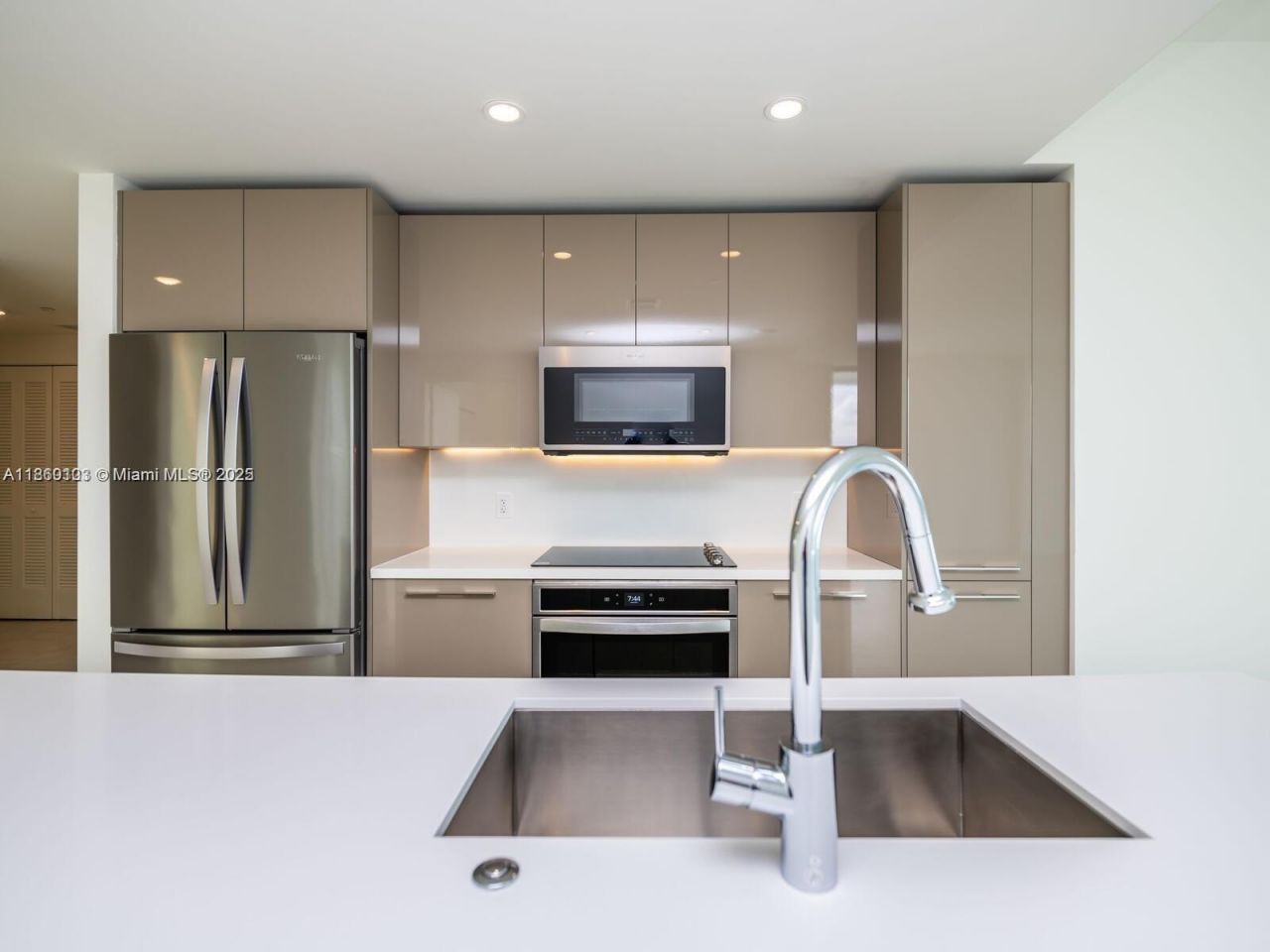 2000 Metropica Way, Unit 2509, Sunrise, FL 33323 Photo