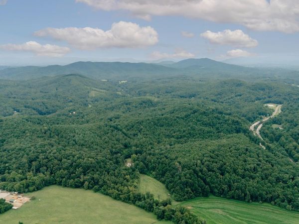 27225 Virgil H Goode Hwy, Boones Mill, VA 24065