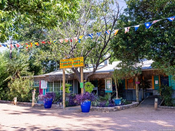 5820 Highway 27, Center Point, TX 78010