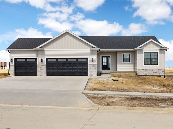 4162 Calder Drive, Marion, IA 52302
