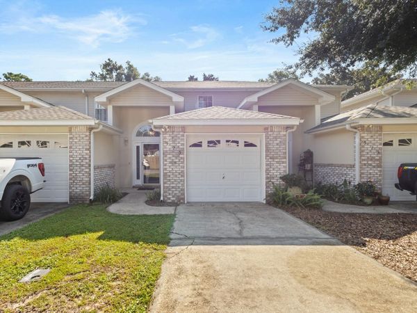 525 Taylor Circle, Fort Walton Beach, FL 32547