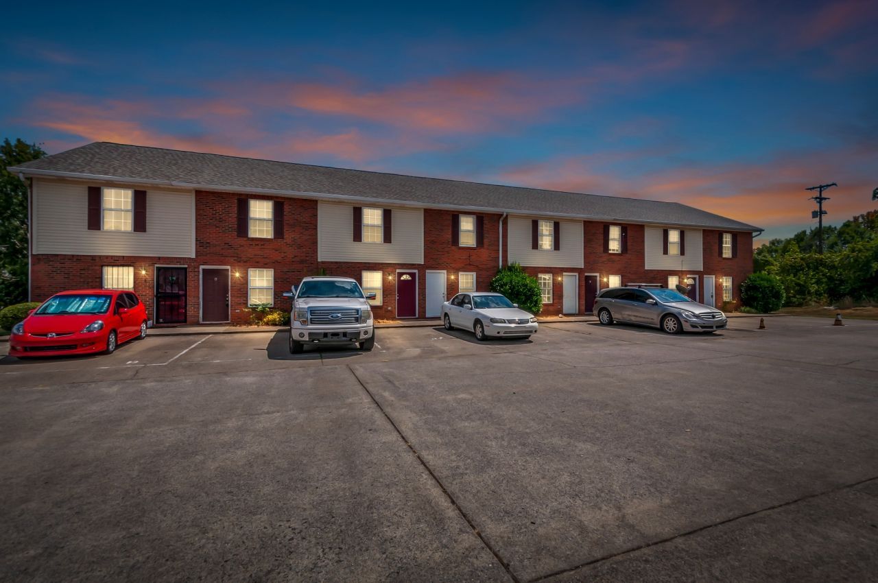 284 Raleigh Dr, Unit B, Clarksville, TN 37043 Main Photo