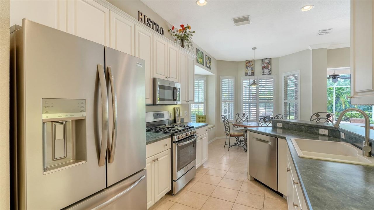 6909 Lennox Place, Bradenton, FL 34201 Photo