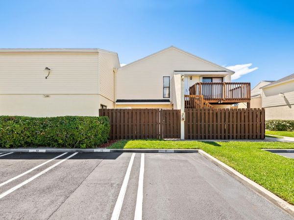 641 Executive Center Drive, Unit P104, West Palm Beach, FL 33401