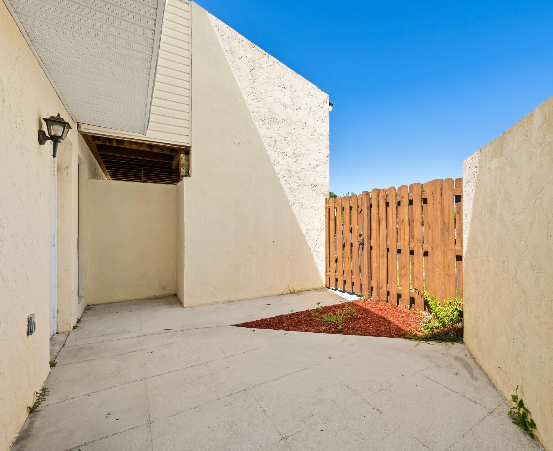 641 Executive Center Drive, Unit P104, West Palm Beach, FL 33401 Photo