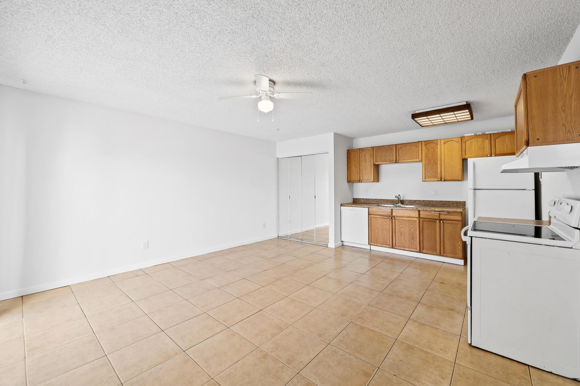 641 Executive Center Drive, Unit P104, West Palm Beach, FL 33401 Photo