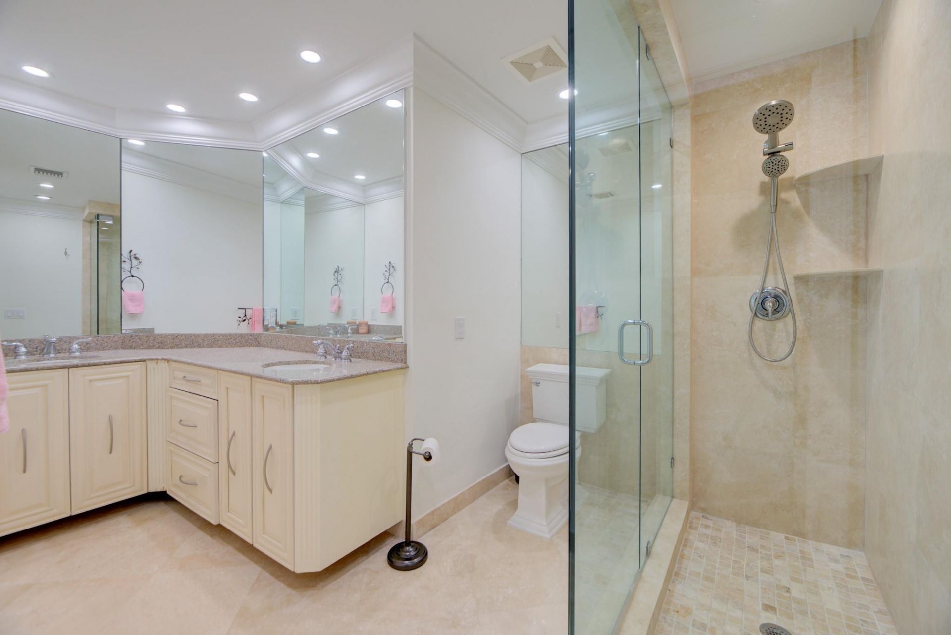 1 Las Olas Circle, Unit 1501, Fort Lauderdale, FL 33316 Photo