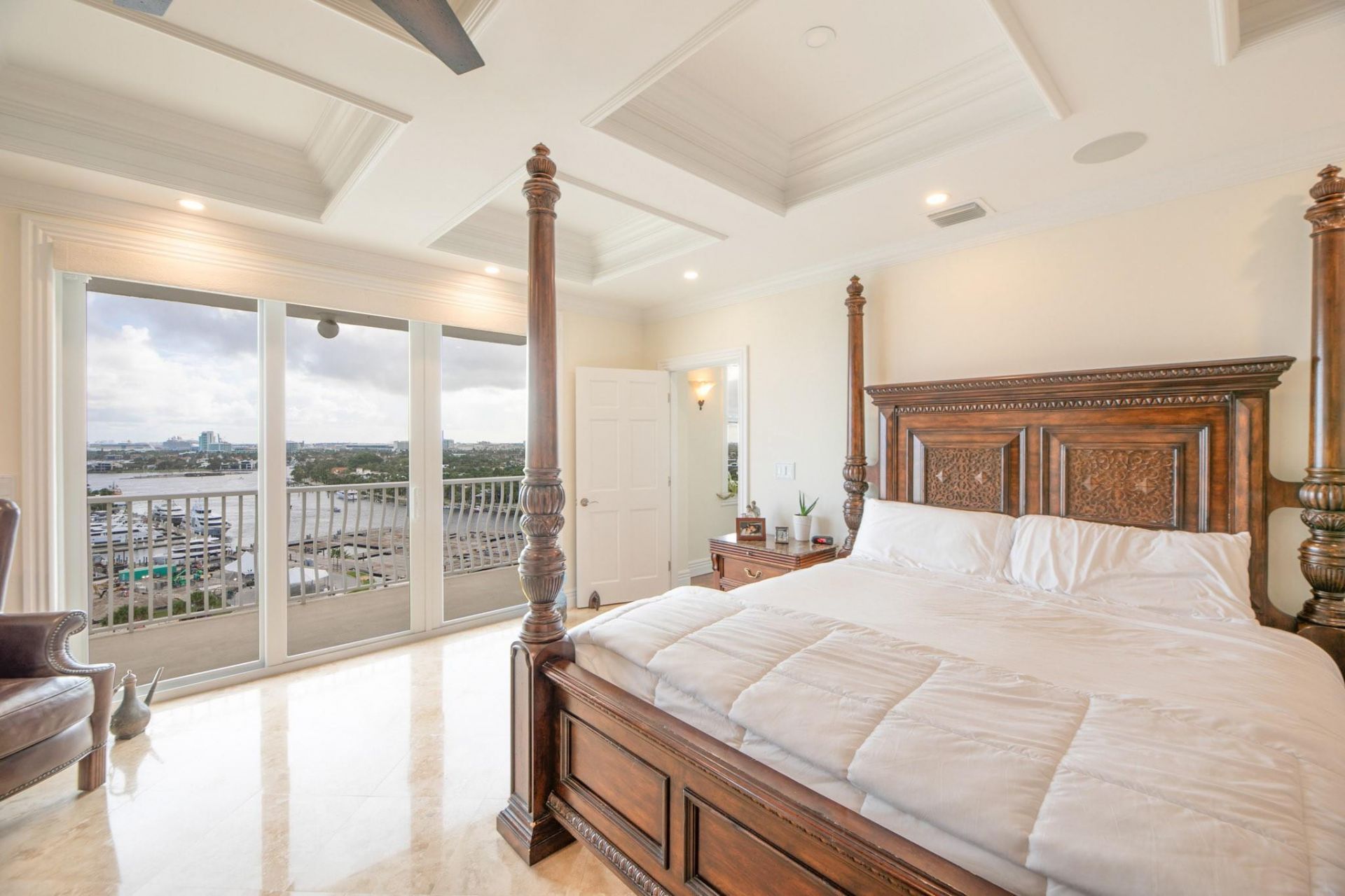 1 Las Olas Circle, Unit 1501, Fort Lauderdale, FL 33316 Photo