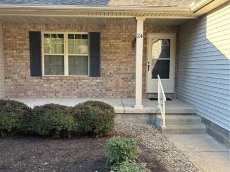 6695 Clingan Road, Unit 24, Poland, OH 44514 Photo 3