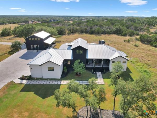 150 Wandering Oak Circle, Burnet, TX 78611