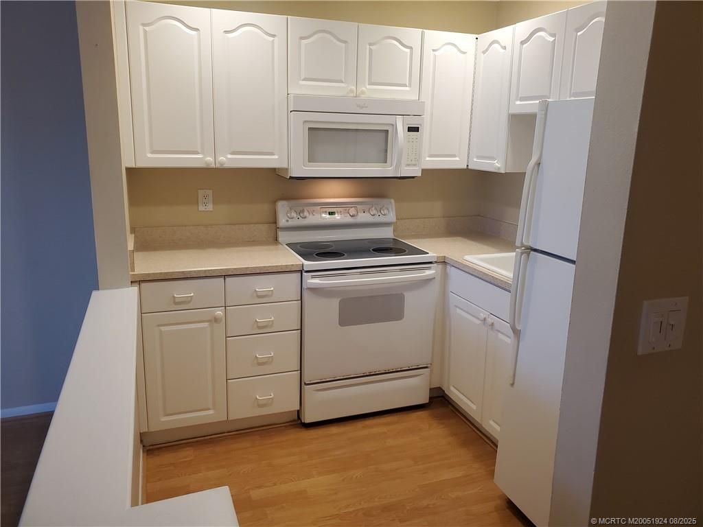 2929 SE Ocean Boulevard, Unit 128-7, Stuart, FL 34996 Photo