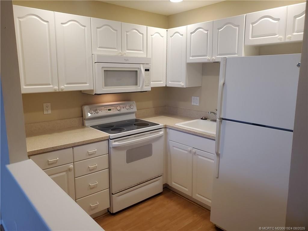 2929 SE Ocean Boulevard, Unit 128-7, Stuart, FL 34996 Photo