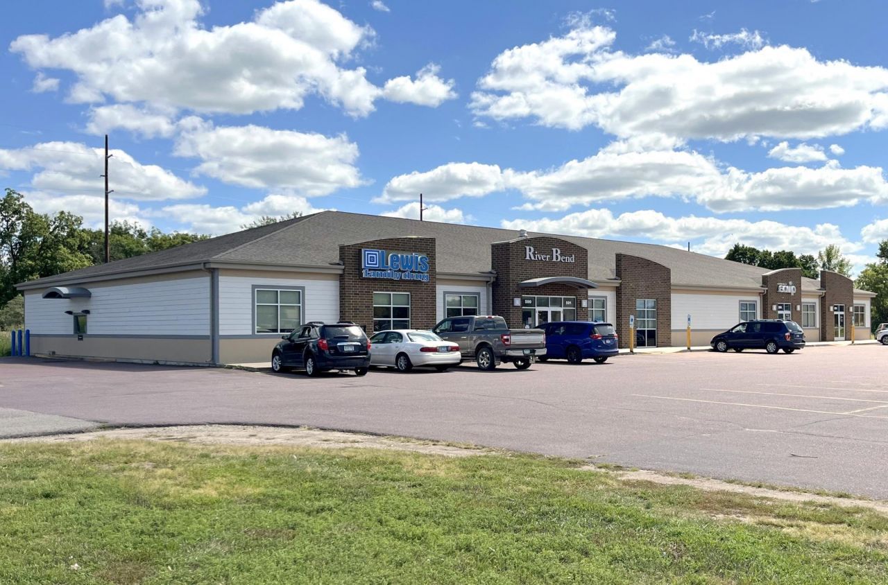 599 2nd Avenue N, Windom, MN 56101